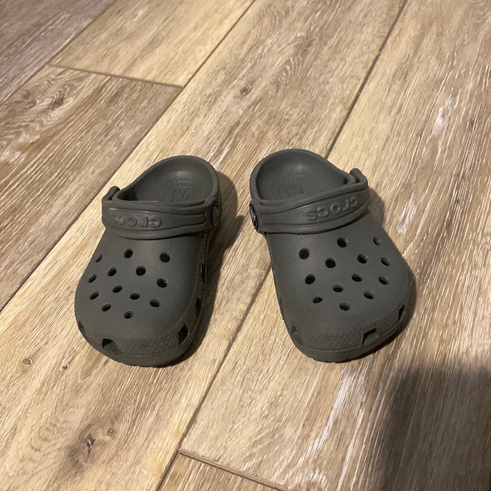 Gray toddler crocs